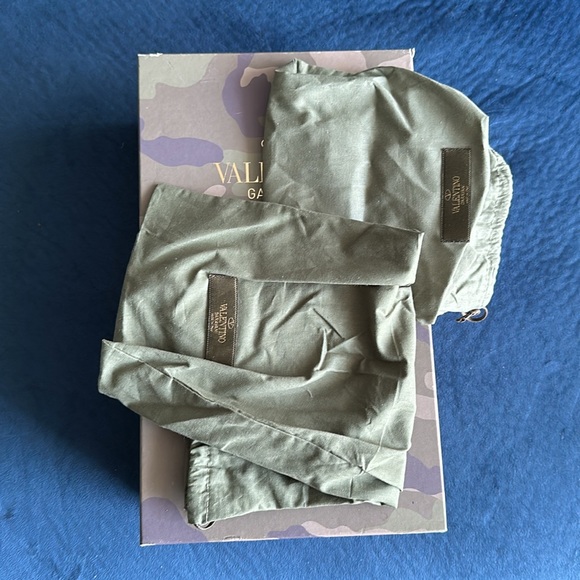 Valentino Garavani Navy Blue Off-White & Burgundy Rockrunners Size 44 or 11 - Picture 11 of 12